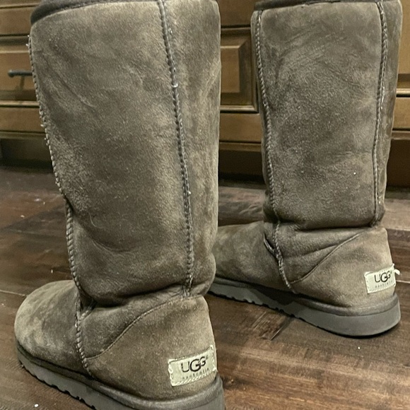 UGG BOOTS!! - Picture 6 of 7